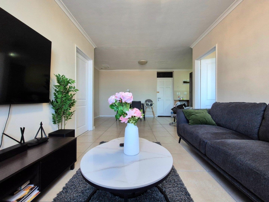 To Let 2 Bedroom Property for Rent in Wynberg Western Cape
